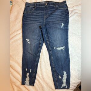 XL m Jeans Super High Rise pull on jeans from Maurices. EXCELLENT condition.